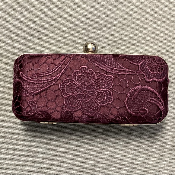 Purple clutch with embroidery. - Picture 1 of 3